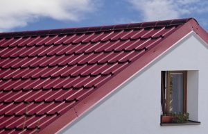 Pločevinasta streha – kritina v obliki strešnika